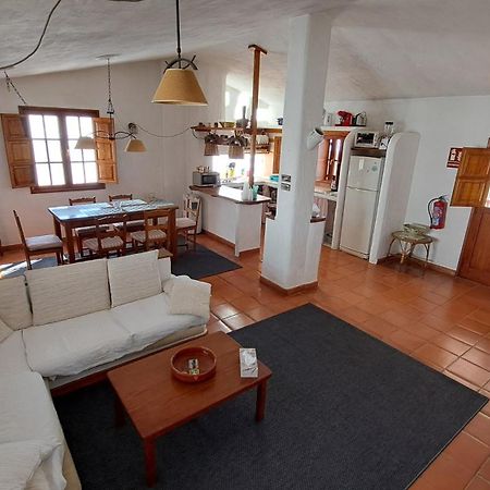 Remarkable 3-Bedroom House 'Villa' Finca Vistamar サロブレ エクステリア 写真